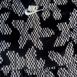 Girls’ Black/White Short-Sleeve 1/4 Zip Size Small- Like New